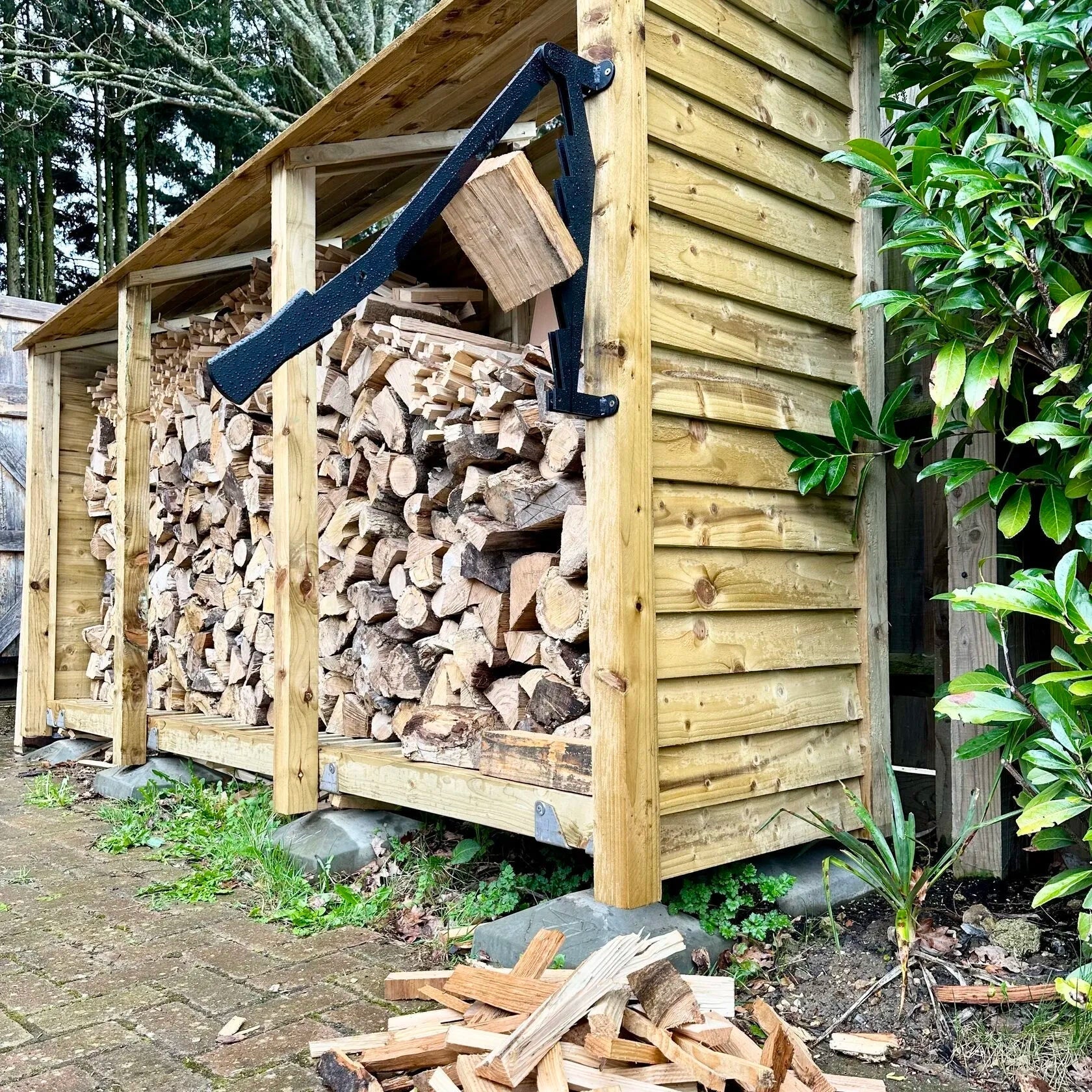 LogMaster™ Wall-Mounted Log Splitter - Image 2